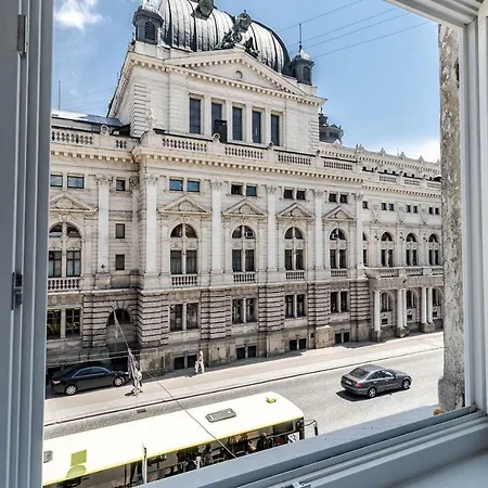 Opera House Apartment 1 Львов Экстерьер фото