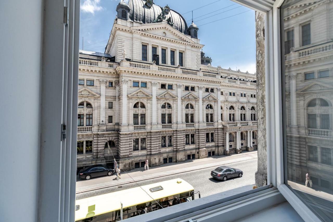 Opera House 1 Apartment Lviv